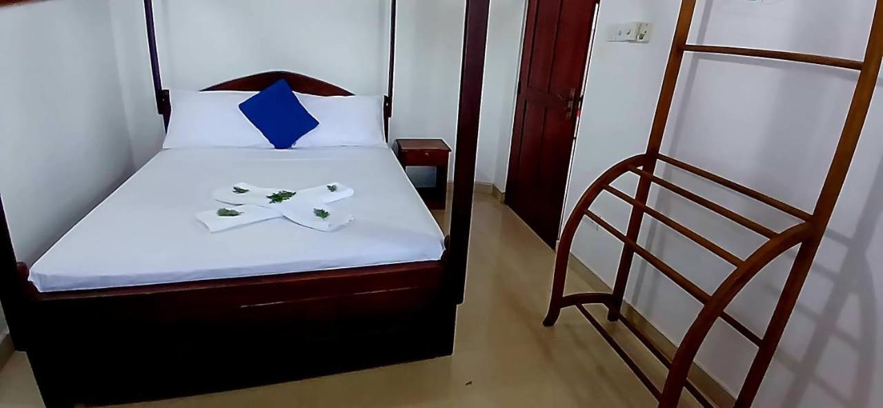 Oviniru Beach Hotel 尼甘布 外观 照片