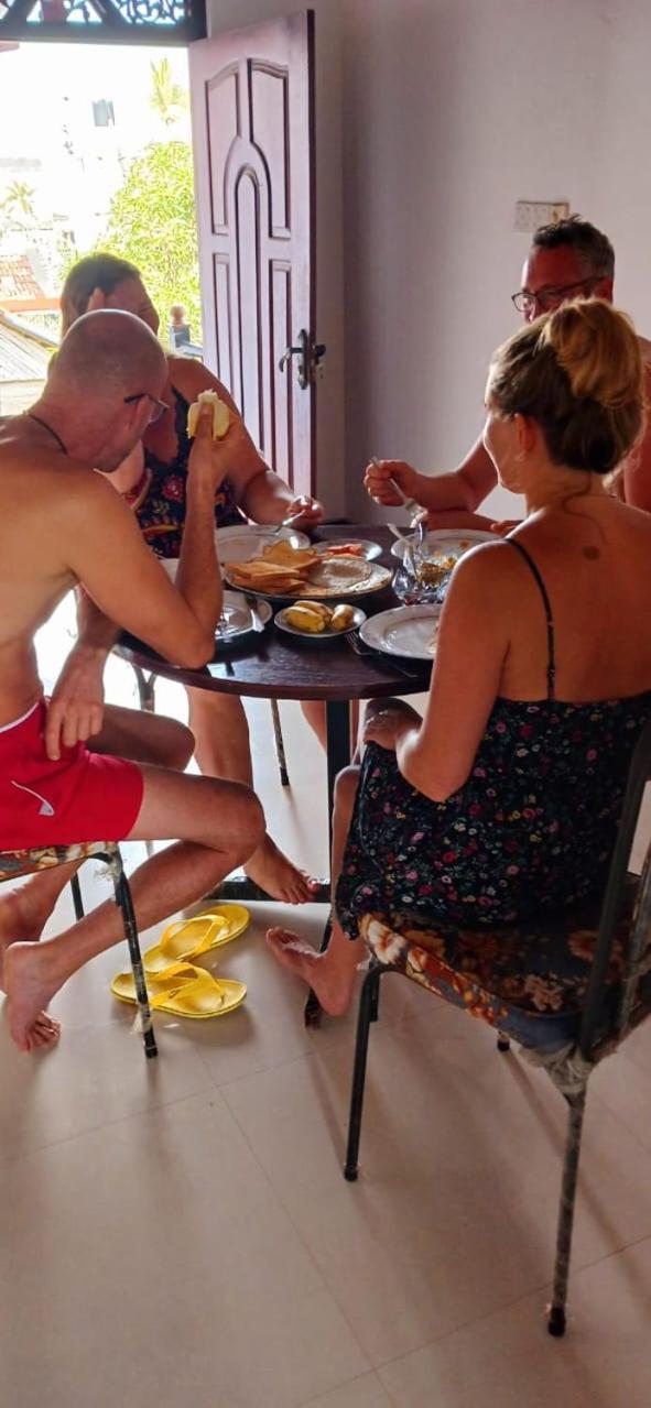 Oviniru Beach Hotel 尼甘布 外观 照片